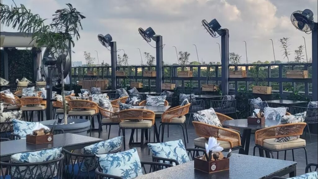 Sky High, Ansal Plaza