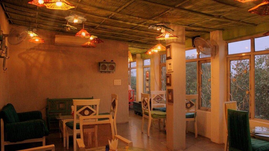 The Potbelly Rooftop Cafe, Shahpur Jat