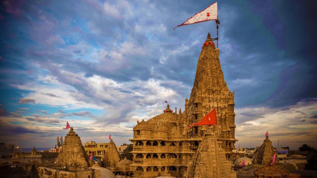 Dwarkadhish Temple entrance, iconic famous places in Gujarat