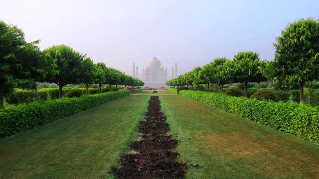 Evening at Mehtab Bagh – one of the famous places in Agra for photography